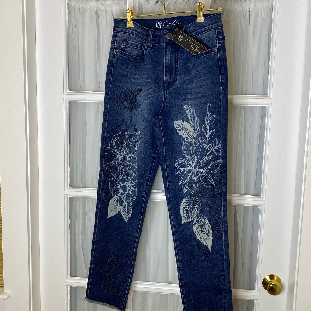 Dark blue denim jeans embroidered with flowers; new; size 4; DG2